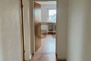 Sofort Verfügbar - Modernisierte 2 Zimmer DG Wohnung in Bieber – Die vollständige Adresse der Immobilie erhältst du vom Anbieter., 63073 Bieber, Offenbach am Main – Vorschaubild 2