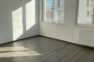 Großzügige familiengerechte neu renovierte  4 - Zimmer- Wohnung Nähe Fußgängerzone, Westliche 104 – Westliche Karl-Friedrich-Str. 104, 75172 Weststadt, Pforzheim – Vorschaubild 8
