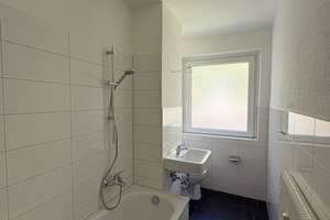 Überzeugen Sie sich selbst: Schöne renovierte 2-Raum Wohnung mit Tageslichtbad + Balkon! – Im Westerbruch 73, 45327 Katernberg, Essen – Vorschaubild 5
