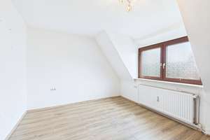 * RESERVIERT * ZWEIFAMILIENHAUS MIT VIEL PLATZ UND FLEXIBLER NUTZUNG – Die vollständige Adresse der Immobilie erhältst du vom Anbieter., 90574 Roßtal – Vorschaubild 15