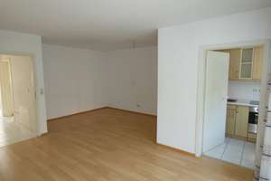 Schöne 2ZKB Wohnung mit großem Balkon, Tiefgaragenstellplatz und Aufzug – Harry-Truman-Str. 11, 65197 Rheingauviertel / Hollerborn, Wiesbaden – Vorschaubild 2