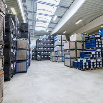 Lagerhalle  in Verkehrsgünstiger Lage  | Direkter Autobahnanbindung |Stellplätze 