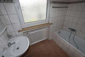 + Bilk / Flehe + 4-Zimmer-Wohnung + ca. 109 m² Wohnfläche + renoviert + 1. OG + im 3-Familienhaus + – Die vollständige Adresse der Immobilie erhältst du vom Anbieter., 40223 Bilk, Düsseldorf – Vorschaubild 8