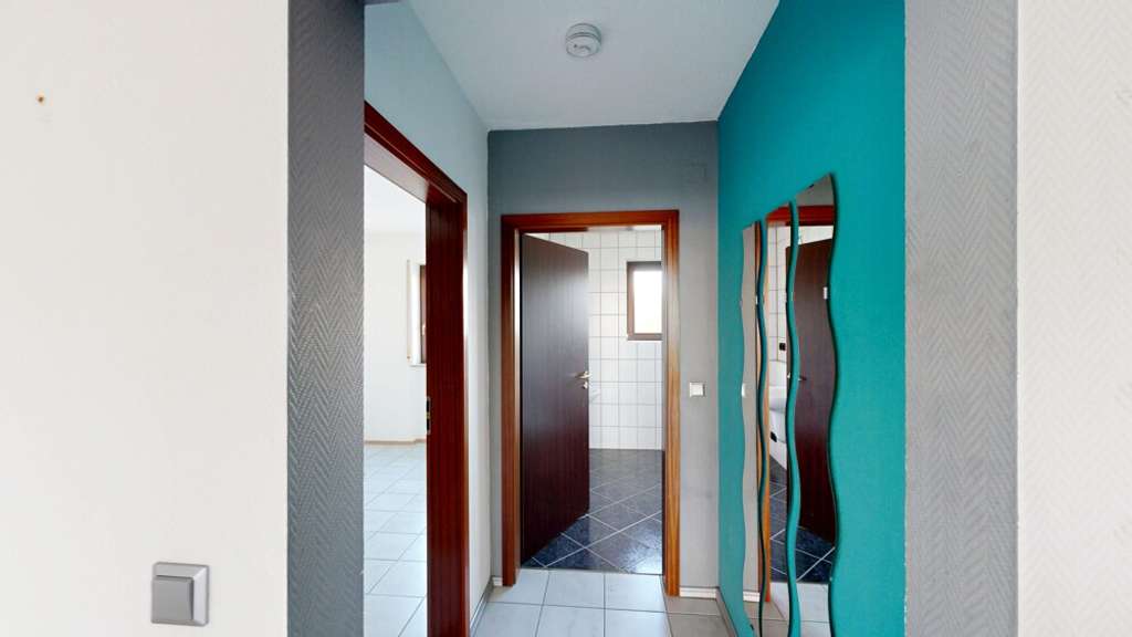 Immobilie in Altrip - Ihr neues Zuhause:Helle 3-Zimmer-Wohnung mit offener Küche und Wohnbereich mit Wintergartencharakter - Bild 4