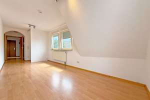 Charmante 3-Zi.-Wohnung mit Einbauküche, Stellplatz und zusätzlichem Dachboden – Die vollständige Adresse der Immobilie erhältst du vom Anbieter., 74382 Neckarwestheim – Vorschaubild 3
