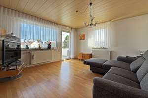 Glücksgriff für Familien und Schrauber. 
8 Zimmer auf 149 m². Plus 251 m² Fläche.
2 große Garagen. – Die vollständige Adresse der Immobilie erhältst du vom Anbieter., 72636 Frickenhausen – Vorschaubild 2