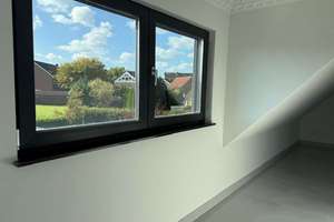 Stilvolle, exklusive 2-Zi-Dachgeschosswohnung mit Balkon und Stellplatz in bevorzugter ruhiger Lage – 23570 Travemünde, Lübeck – Vorschaubild 3
