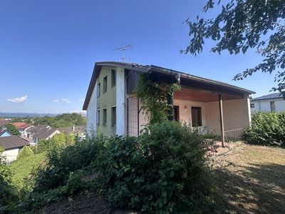 Doppelhaushälfte mit großem Garten und schöner Aussicht in Bahlingen