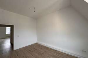 Erstbezug nach Renovierung – Moderne 78,00 m² Wohnung in zentraler Lage von Wuppertal-Oberbarmen – Berlinerstraße 153, 42277 Oberbarmen, Wuppertal – Vorschaubild 12