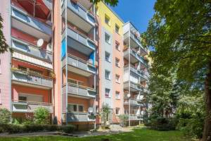 Sofort bezugsfertige 3-Zimmerwohnung mit Balkon und Aufzug in oberster Etage! – Spremberger Str. 6, 1239 Prohlis-Süd, Dresden – Vorschaubild 1