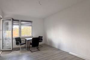 Einziehen und Ankommen: 2-Zi.-Wohnung mit Loggia und EBK - frisch modernisiert – Die vollständige Adresse der Immobilie erhältst du vom Anbieter., 47167 Röttgersbach, Duisburg – Vorschaubild 3