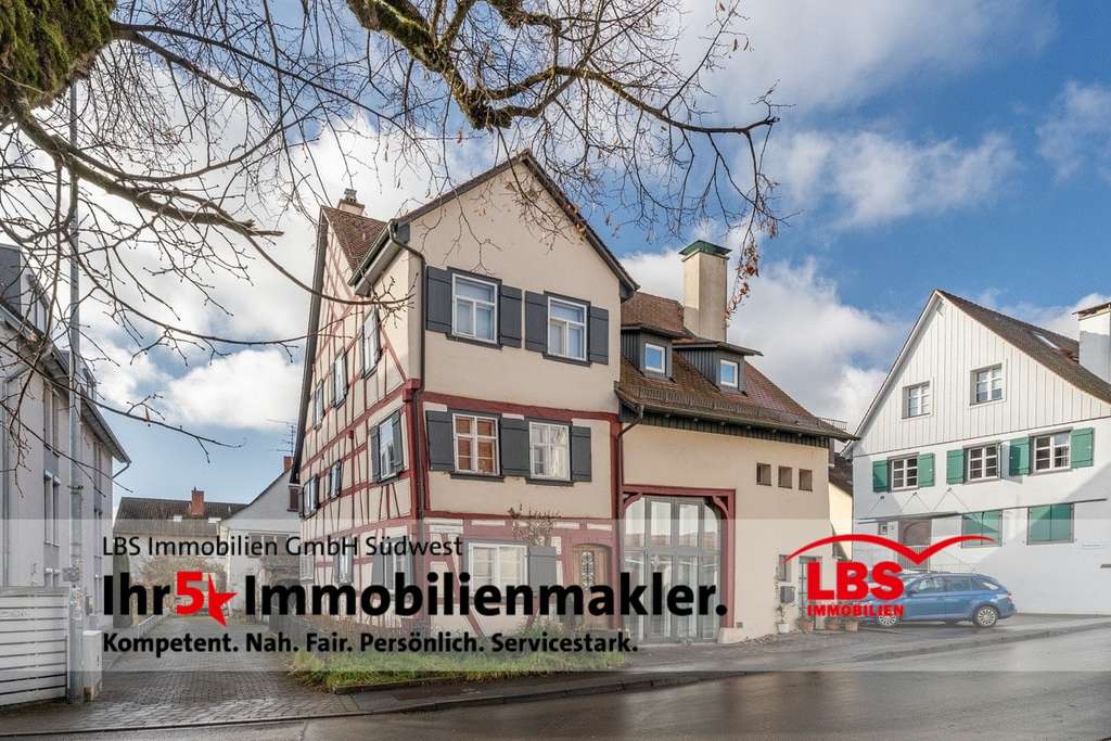 Immobilie in Konstanz - Dein Rückzugsort in Konstanz-Wollmatingen: 2-Zimmer-Wohnung mit Altbauflair und guter Anbindung! - Bild 0