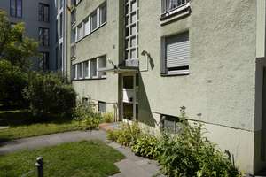 Bezugsfreie  2-Zimmer-Wohnung mit Balkon und neuer EBK – Ostpreußendamm 77b, 12207 Lichterfelde, Berlin – Vorschaubild 3