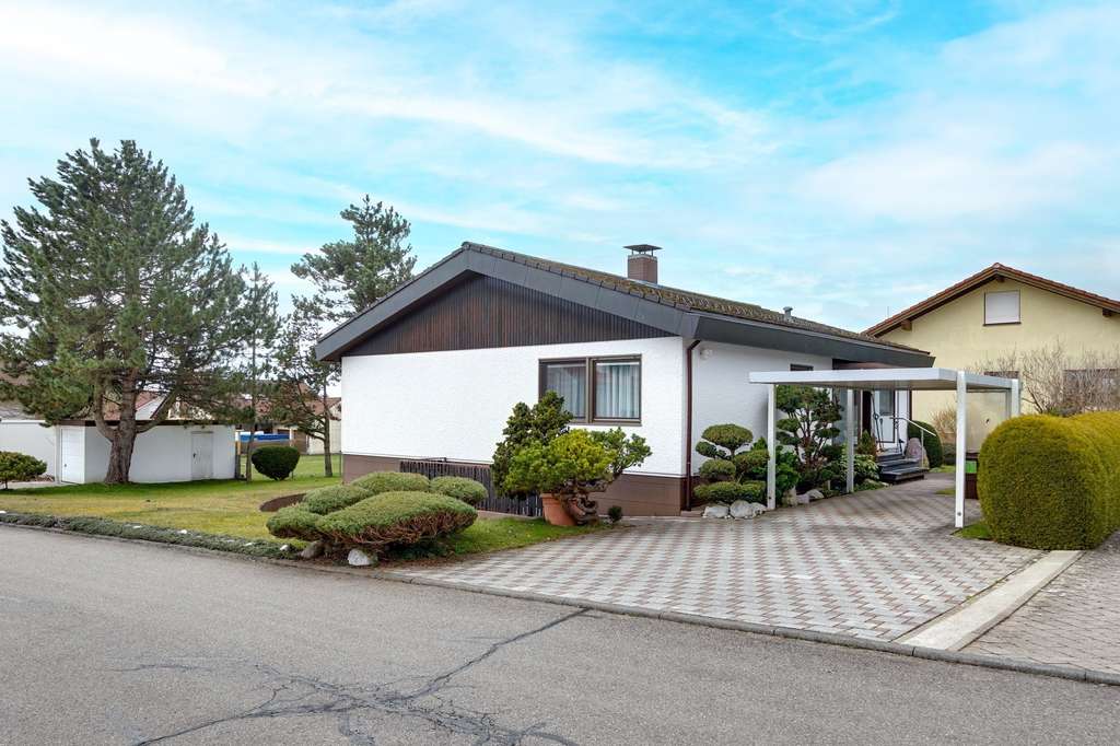 Immobilie in Westerheim - Wohnkomfort und Flexibilität: Bungalow mit Einliegerwohnung in Westerheim  - Bild 0