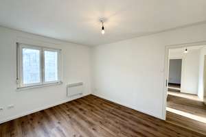 Perfekt geeignet für 2-er WG! Freie & helle 2-Zimmer-Wohnung im 2.OG in nettem MFH direkt an der TH