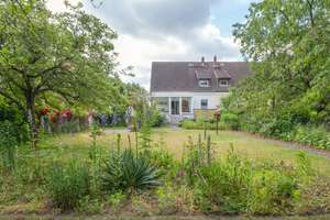 Idyllische Doppelhaushälfte mit großem Garten und Pool – 13053 Alt-Hohenschönhausen, Berlin – Vorschaubild 14