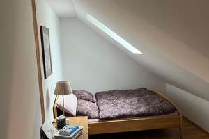 Sichere Mieteinnahmen – Gepflegte DG-Wohnung mit Dachbodennutzung – Die vollständige Adresse der Immobilie erhältst du vom Anbieter., 10318 Karlshorst, Berlin – Vorschaubild 8