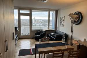 Modernisiertes Apartment in Köln: Heller Wohnraum mit Weitblick – Kierberger Straße 15, 50969 Zollstock, Köln – Vorschaubild 1