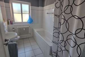 Zwei Zimmer, Wohnküche, (D/B)  + Mansardenzimmer in Krefeld Stadtmitte – Die vollständige Adresse der Immobilie erhältst du vom Anbieter., 47799 Cracau, Krefeld – Vorschaubild 4