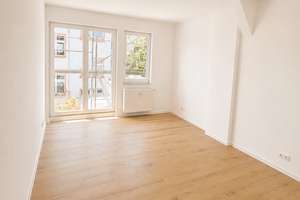 Wunderschöne Wohnung mitten in Bestlage mit Küche und Balkon ab 01.10 – Musikantenweg 66, 60316 Nordend-Ost, Frankfurt am Main – Vorschaubild 2