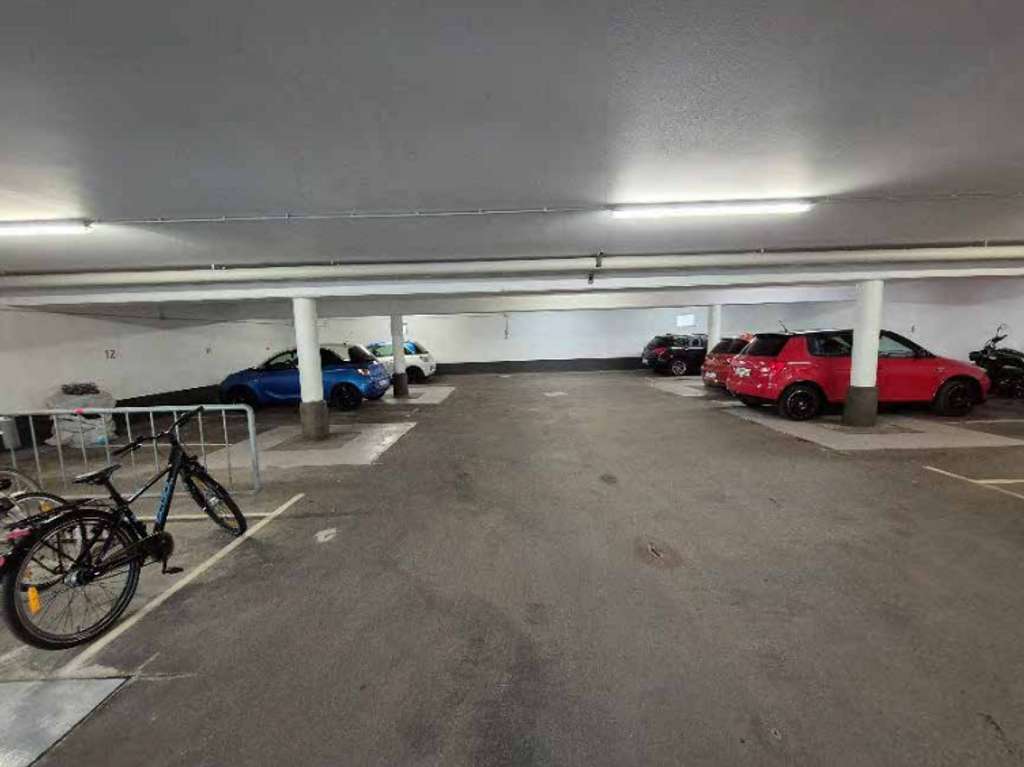 Immobilie in Neuendettelsau - Lichtdurchflutete DG-Wohnung mit Südbalkon & großzügigem Studio - Bild 3