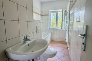CHARMANTE ALTBAUWOHNUNG MIT WOHNKÜCHE, WANNENBAD, SONNIGER BALKONTERRASSE IN POTSDAMS BESTER LAGE! – Die vollständige Adresse der Immobilie erhältst du vom Anbieter., 14469 Nauener Vorstadt, Potsdam – Vorschaubild 4