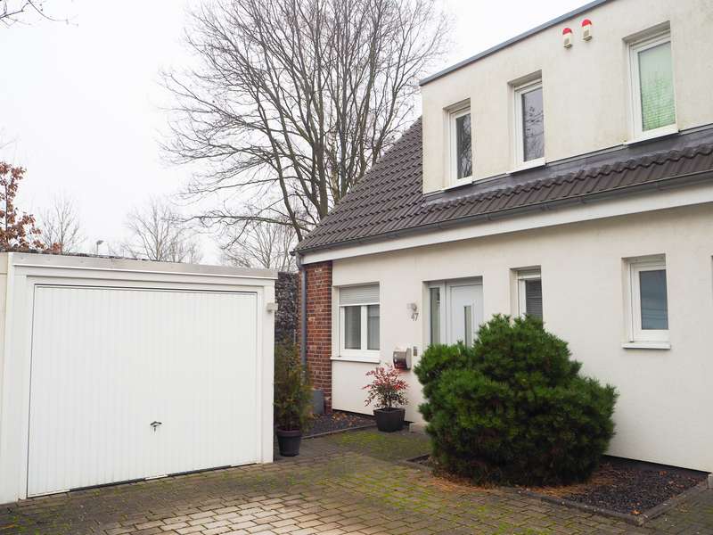 Attraktive Doppelhaushälfte in einer der besten Lagen von Krefeld