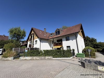 Charmante 3,5-Zimmer-Dachgeschoss-Studio-Wohnung mit Galerie, hohen Decken & 2 Stellplätzen , EBK
