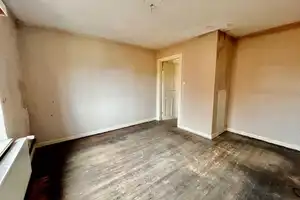 Schmuckstück im Dornröschenschlaf – sanierungsbedürftiges Reihenendhaus mit viel Charme – Herzogtum Lauenburg (Kreis) – Vorschaubild 15