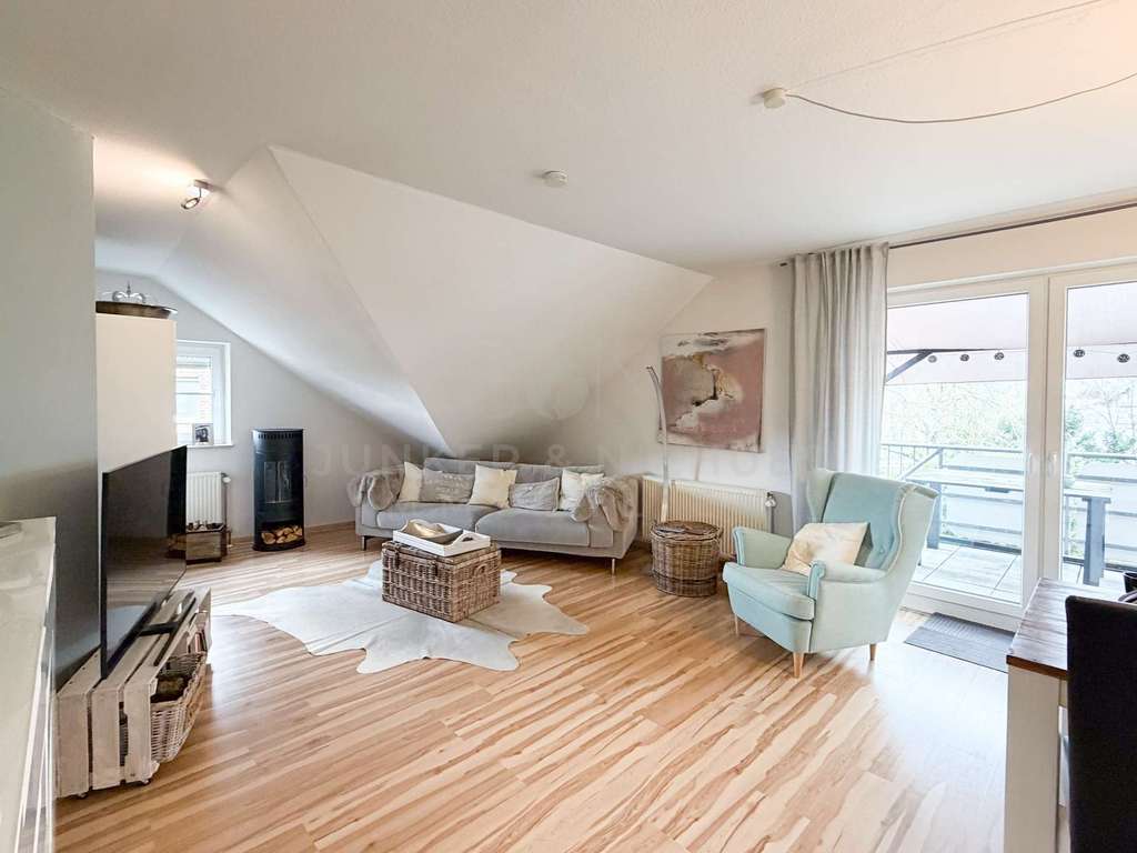 Immobilie in Rietberg - Helle Dachgeschosswohnung mit Balkon in Rietberg – gepflegtes 6-Familienhaus - Bild 1