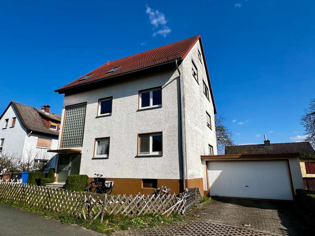 Immobilie in Oberursel - 3-Familienhaus in Top-Lage mit Mietsteigerungspotenzial - Bild 0