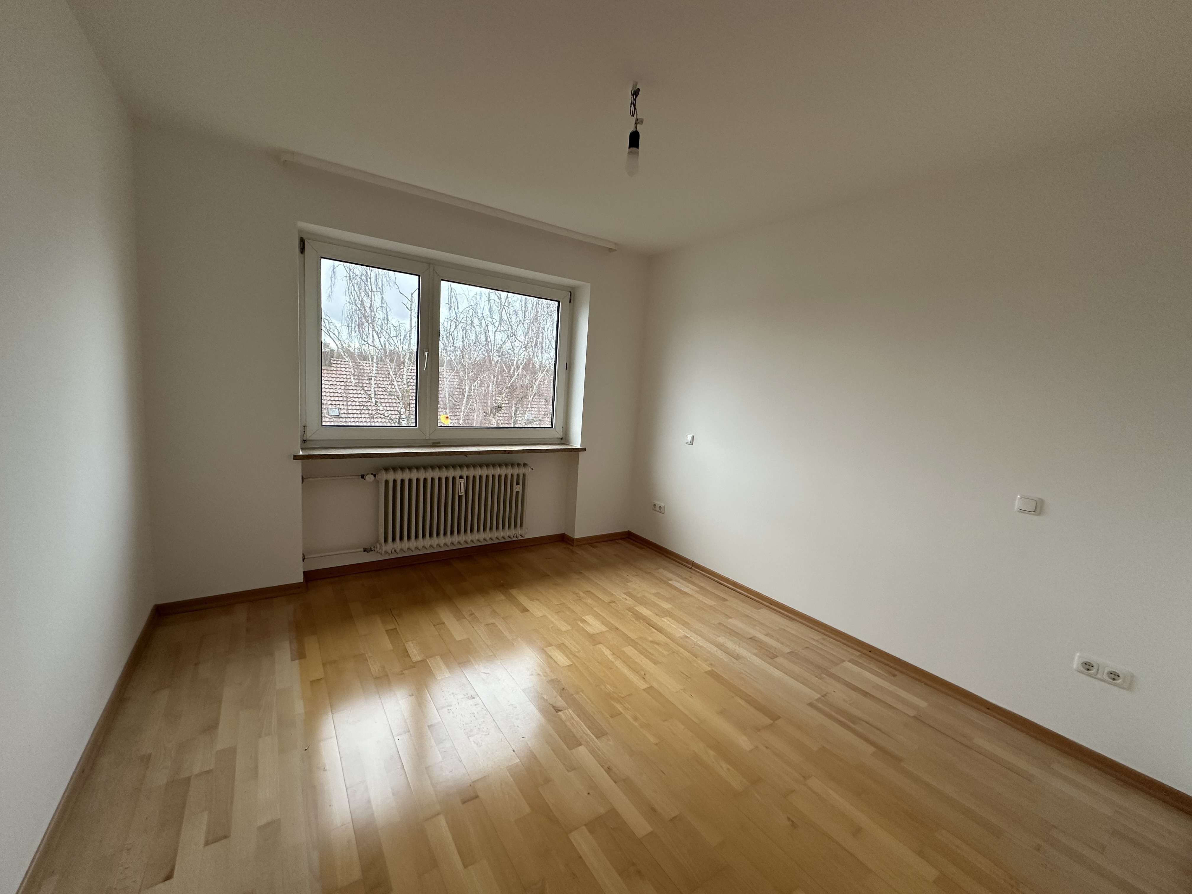 Immobilie in Oberschleißheim - Attraktive 2,5-Zimmer-Wohnung in ruhiger Lage von Oberschleißheim - Bild 3