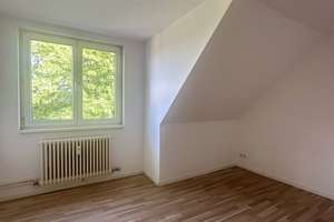 WBS mit besonderem Wohnbedarf erforderlich * 2-Zimmer *Dachgeschoss*Einbauküche*Balkon* in Britz – Andreasberger Str. 4, 12347 Britz, Berlin – Vorschaubild 8