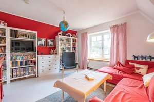 Familienfreundliche Villa mit großem Grundstück und zwei Terrassen am Saseler Markt – Die vollständige Adresse der Immobilie erhältst du vom Anbieter., 22393 Sasel, Hamburg – Vorschaubild 14