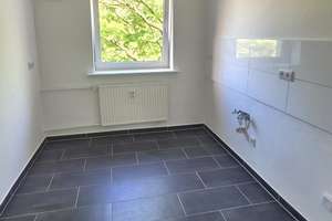 ANFRAGEN ÜBER DAS KONTAKTFELD +++ Sanierte Neubauwohnung mit Balkon und Weitsicht – Im Spektefeld 40, 13589 Falkenhagener Feld, Berlin – Vorschaubild 5