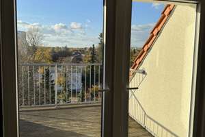 Charmantes 3,5-Zimmer Dachgeschoss-Apartment in Spandau – Schulzenstraße 15, 13583 Falkenhagener Feld, Berlin – Vorschaubild 1