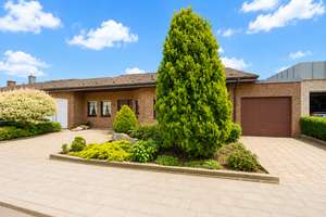 • Exklusiver BUNGALOW mit giebelhohen Decken, Kamin & wohnlichem Souterrain in gehobener Lage... – Die vollständige Adresse der Immobilie erhältst du vom Anbieter., 41238 Giesenkirchen-Mitte, Mönchengladbach – Vorschaubild 4