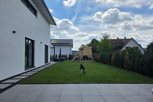 Modernes A+ Einfamilienhaus mit Wärmepumpe und PV-Anlage im Landkreis Augsburg – Wirtsgasse 9, 86450 Altenmünster – Vorschaubild 8