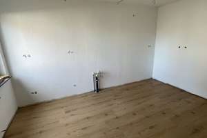 Stilvoll modernisiert: Reihenmittelhaus in Bad Salzdetfurth – 31162 Bad Salzdetfurth – Vorschaubild 2