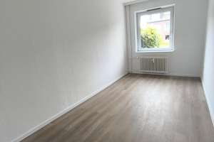 Frisch renovierte 3 Zi. sonnige Whg 650m vom Tibarg entfernt – Die vollständige Adresse der Immobilie erhältst du vom Anbieter., 22459 Niendorf, Hamburg – Vorschaubild 4