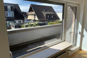 Sehr helle, renovierte Wohnung mit Loggia Dachbalkon an älteres Ehepaar zu vermieten