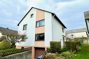 Großzügiges und sehr gepflegtes  Ein-/Zweifamilienhaus mit hübschem Garten, Balkon und Garage in Be – Limesweg 6, 56132 Becheln – Vorschaubild 4