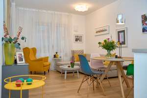 Urbanes Wohnen in Nürnberg: 2-Zimmer-Wohnung möbliert mit Terrasse