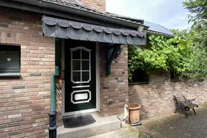 Charmante Doppelhaushälfte mit Wintergarten in Rheinhausen – Die vollständige Adresse der Immobilie erhältst du vom Anbieter., 47228 Hochemmerich, Duisburg – Vorschaubild 2