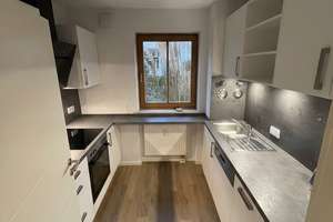 Wohnung mit eigenem Garten und Stellplatz in Allach – Löfflerstraße 17, 80999 Untermenzing, München – Vorschaubild 2