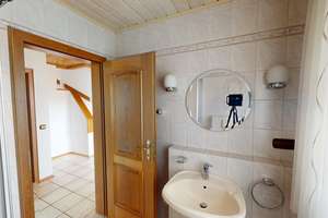 Ein Haus zum Ankommen – Gemütliches Einfamilienhaus in ruhiger Lage von Ettlingen-Spessart – Die vollständige Adresse der Immobilie erhältst du vom Anbieter., 76275 Ettlingen – Vorschaubild 13
