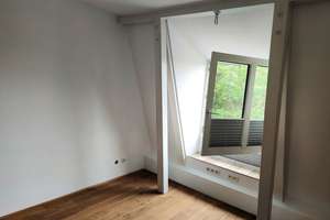 Junkersdorf - Helle DG-Maisonette - Dachterrasse - EBK - Gartennutzung - frei ab 01.09.2026 – Sterrenhofweg 8a, 50858 Junkersdorf, Köln – Vorschaubild 19
