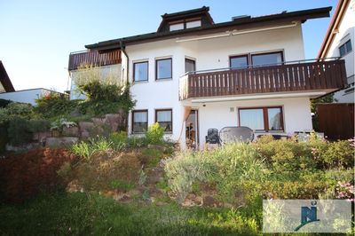 Gepflegtes 2-Familienhaus mit Einliegerwohnung in ruhiger Aussichtslage!