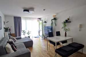 Möblierte (Ablöse) 2-Zimmer-EG-Wohnung mit EBK im Zentrum von Nürnberg – Nürnberg – Vorschaubild 1