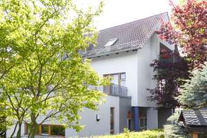Kassel-Harleshausen: Singlewohnung im Dachgeschoss mit schönem Balkon!